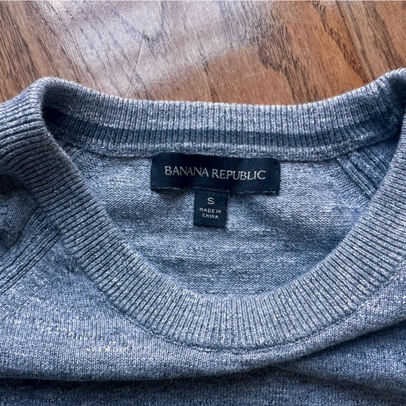 Banana Republic men’s grey sweater - Picture 2 of 4